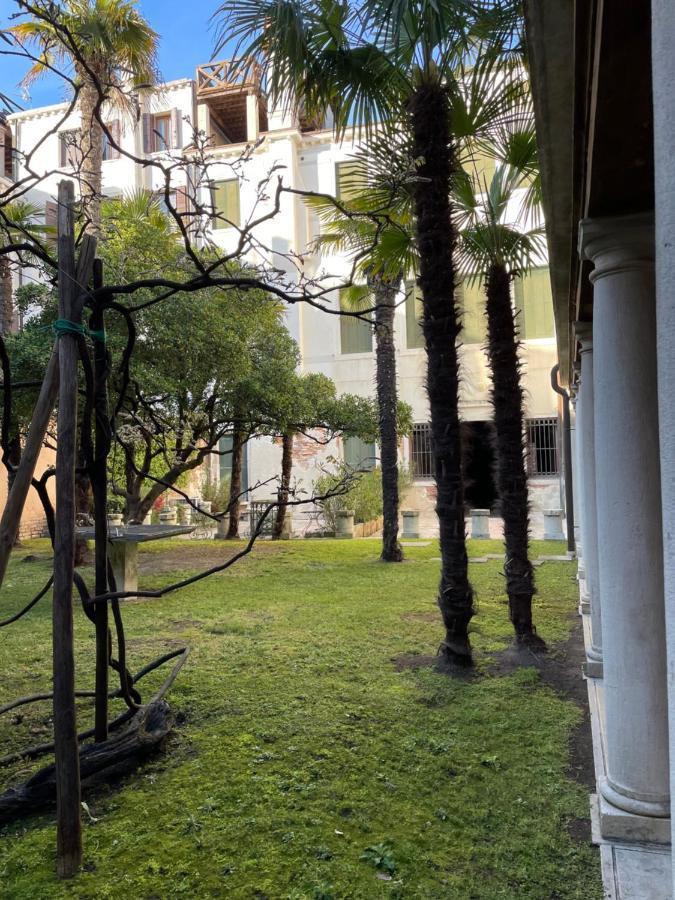 In A Lovely Garden Biennale Flat Venedig Eksteriør billede