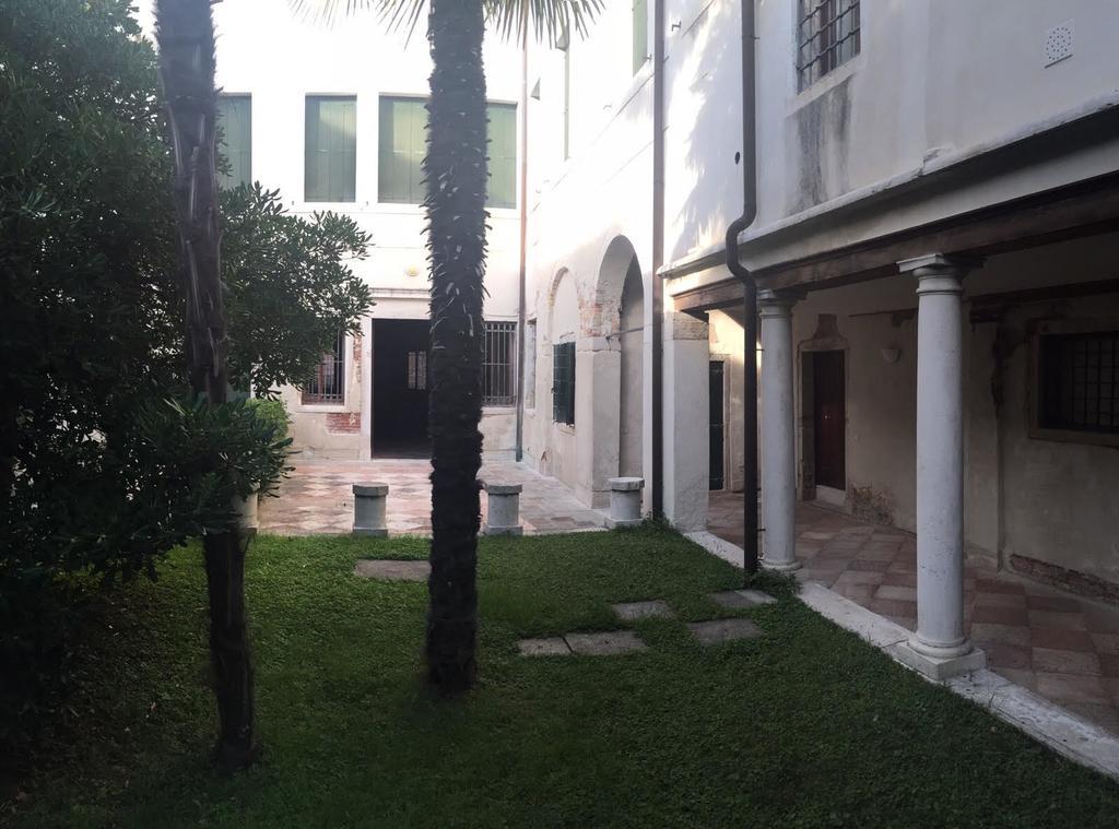 In A Lovely Garden Biennale Flat Venedig Eksteriør billede