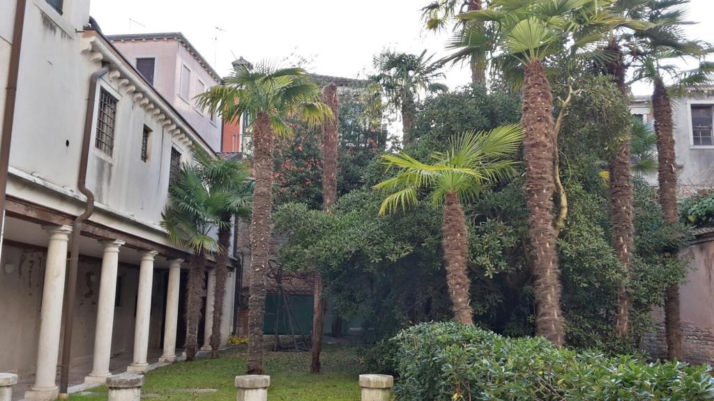 In A Lovely Garden Biennale Flat Venedig Eksteriør billede