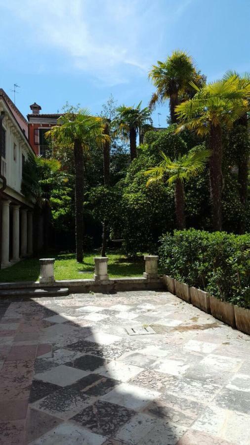 In A Lovely Garden Biennale Flat Venedig Eksteriør billede